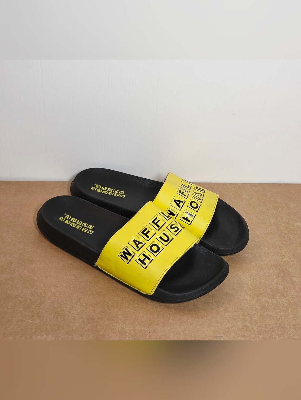 Waffle House Slides Sandals Men's Size 12